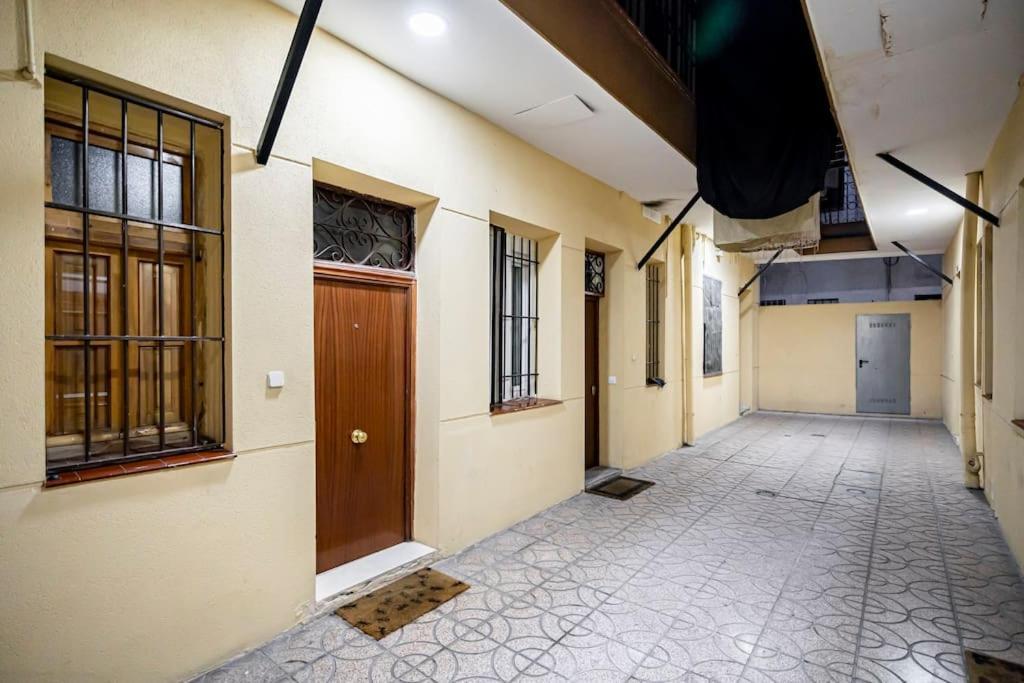Studio Near Embajadores And Atocha Madrid Exterior photo