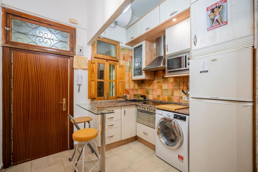 Studio Near Embajadores And Atocha Madrid Exterior photo